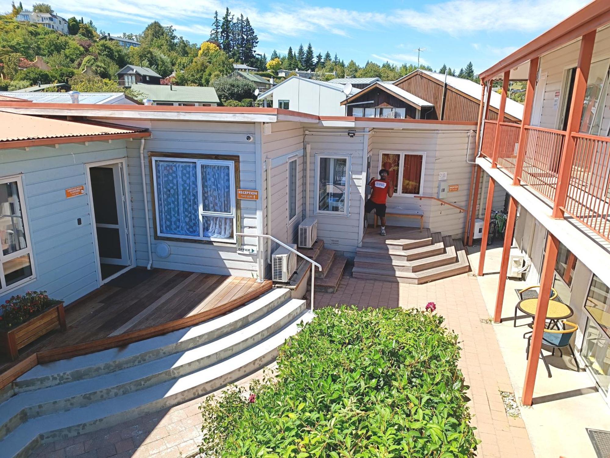 Adventure Wanaka Hostel Bagian luar foto