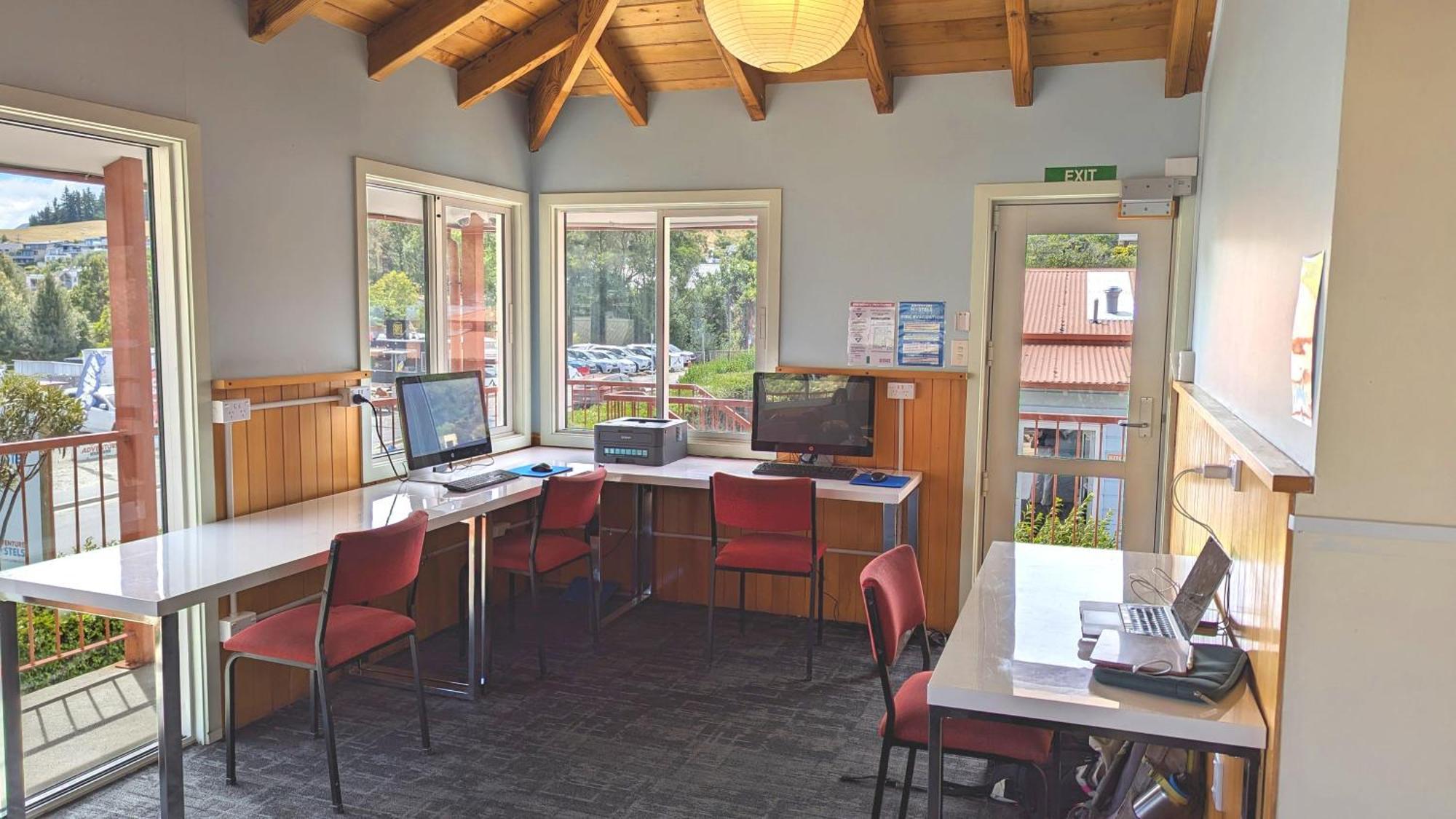 Adventure Wanaka Hostel Bagian luar foto