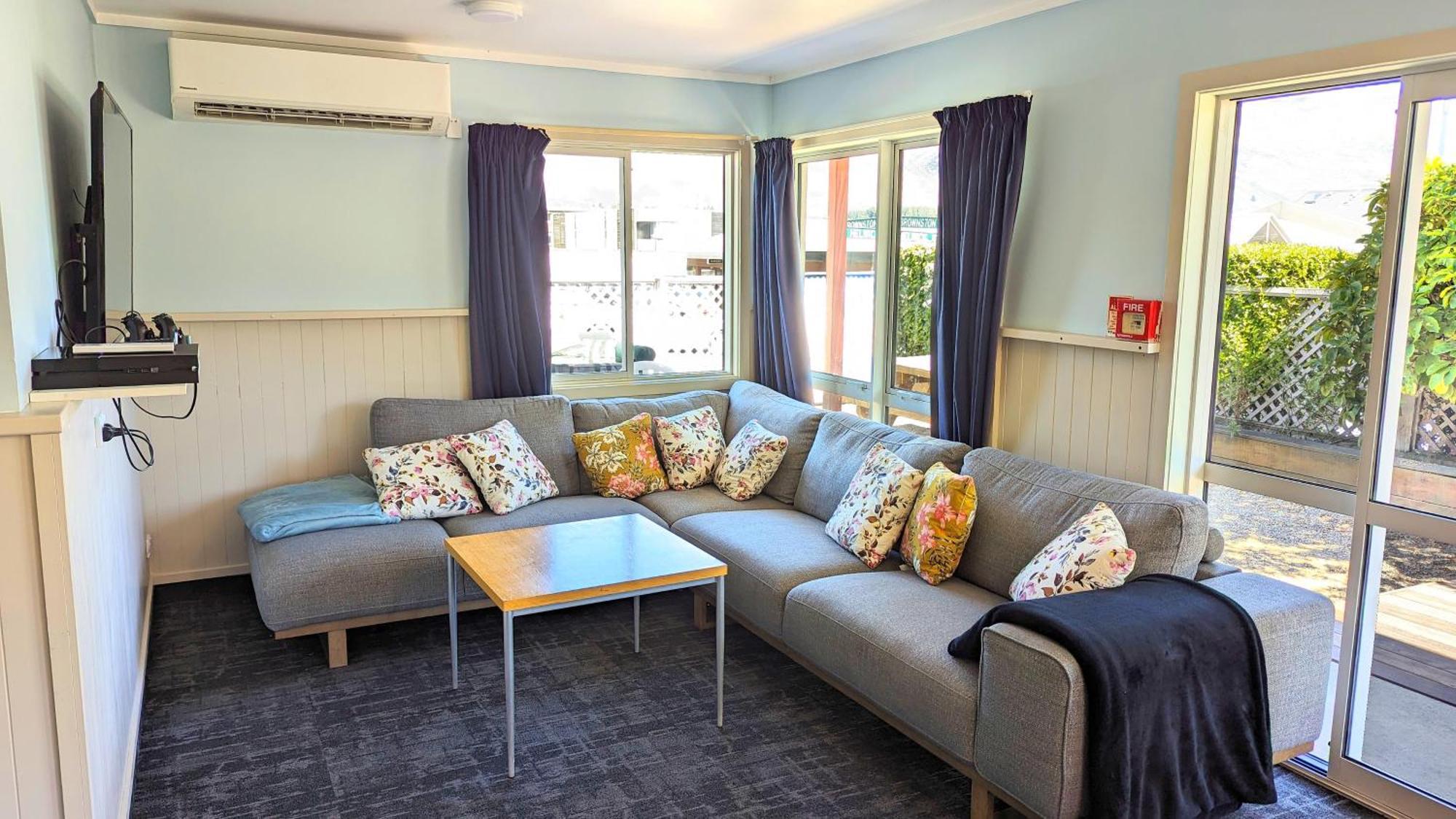 Adventure Wanaka Hostel Bagian luar foto